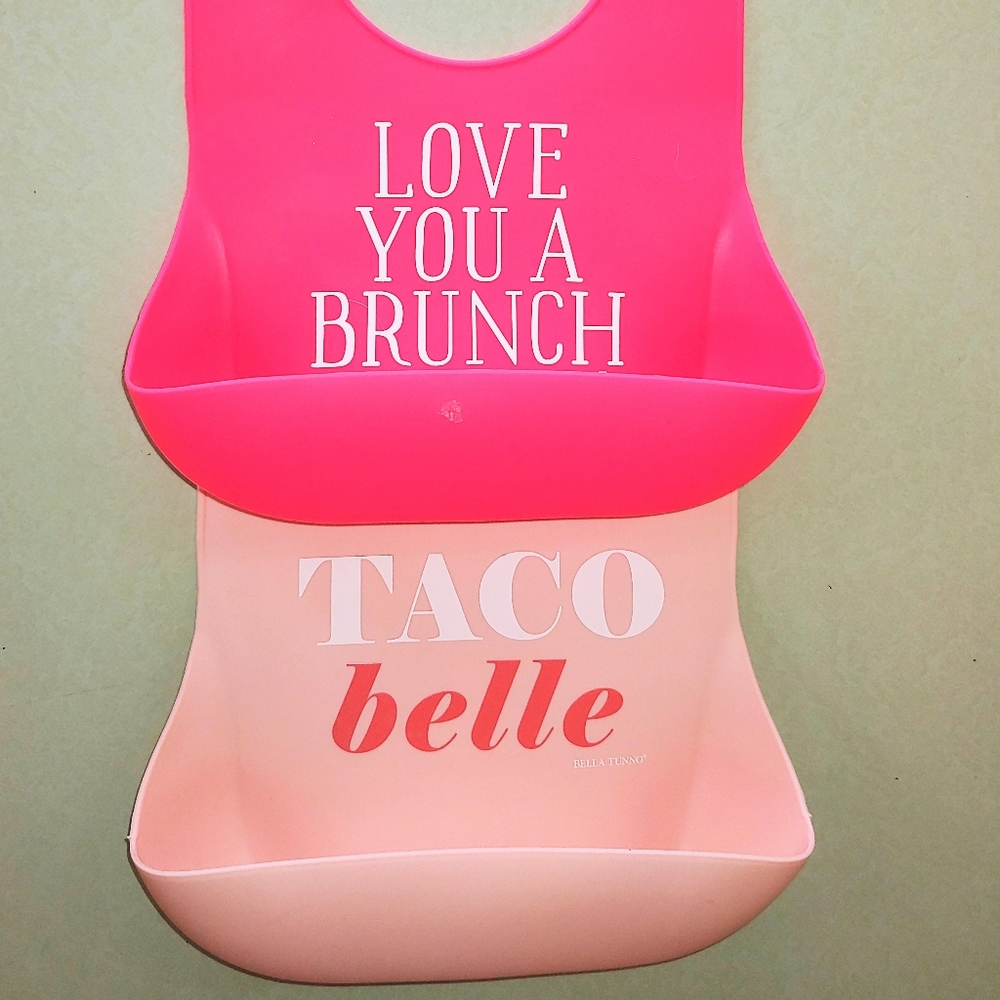 NWOT BELLA TUNNO BIBS